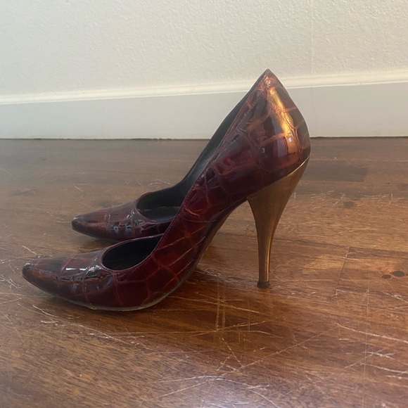 stuart weitzman red patent croc 👠 pumps - Picture 5 of 8